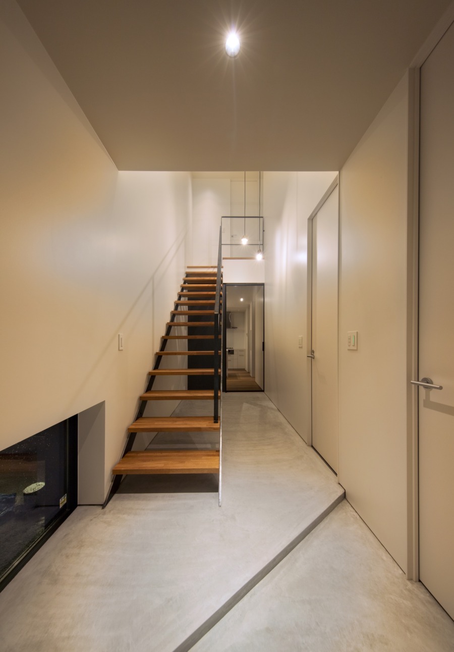 M-HOUSE