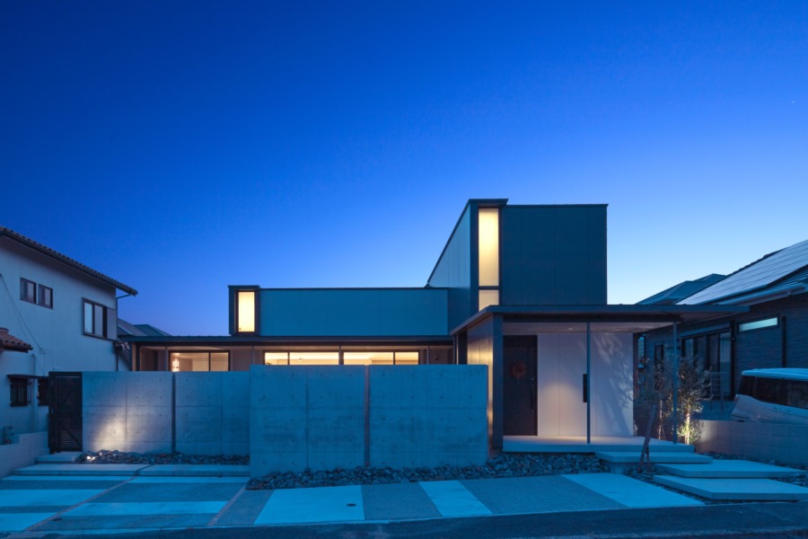 M-HOUSE