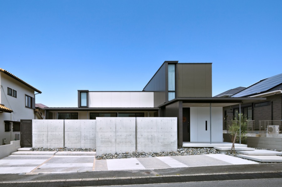 M-HOUSE