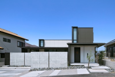 M-HOUSE